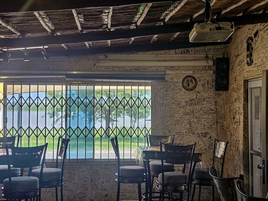 6 Bedroom Property for Sale in Oranjeville Free State